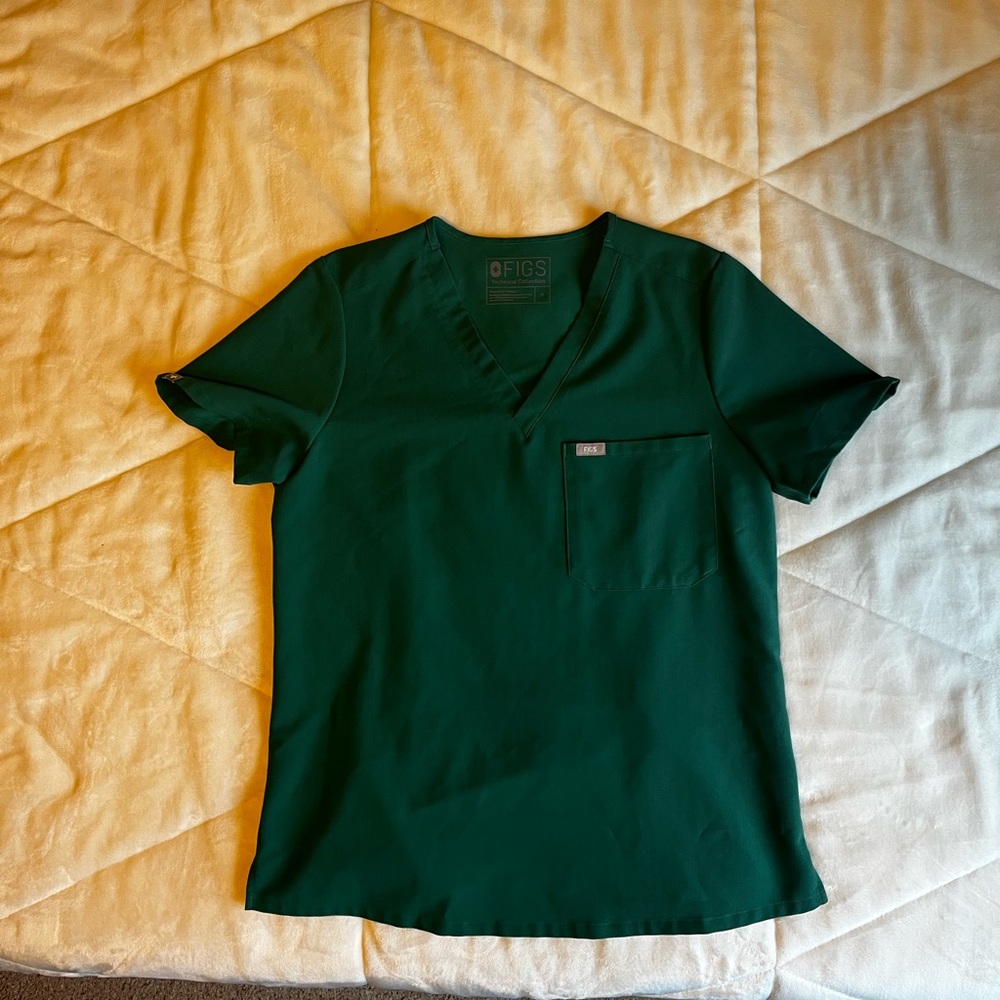 Figs Medium Catarina Top in Hunter Green